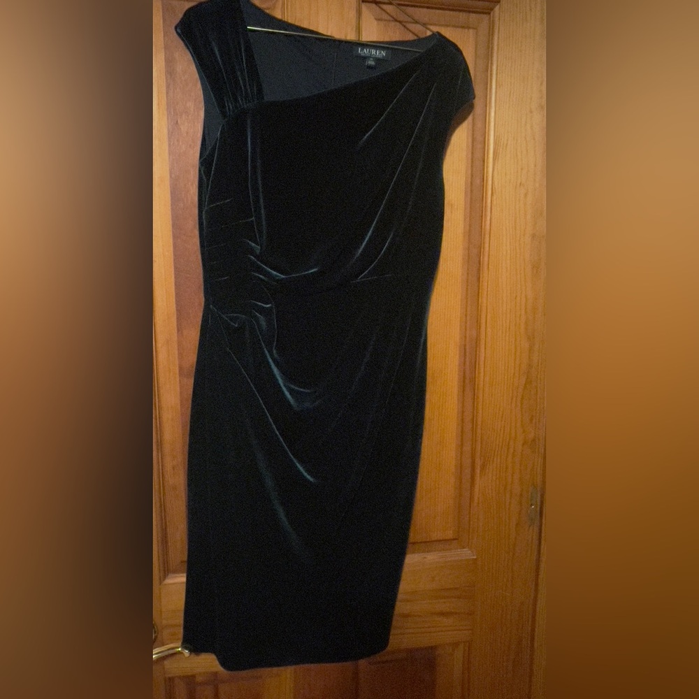 Elegant Velvet Dress Dark Green. Great condition.